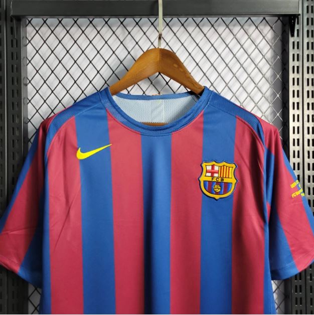 BARCELONA 'RONALDINHO 10' RETRO HOME KIT 05/06