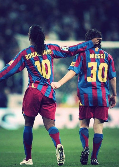 BARCELONA 'RONALDINHO 10' RETRO HOME KIT 05/06