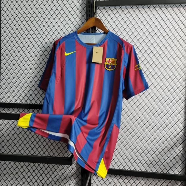 BARCELONA 'RONALDINHO 10' RETRO HOME KIT 05/06