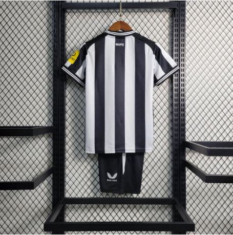 NEWCASTLE UNITED KIDS HOME KIT 23/24